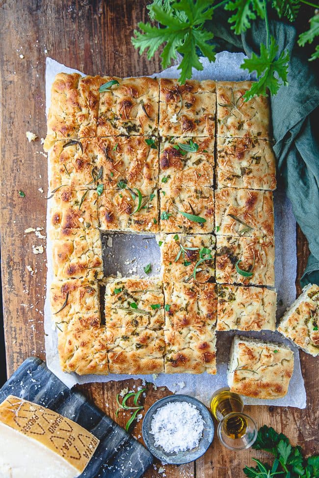 Focaccia med örter och ost