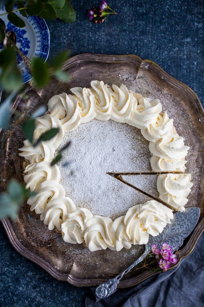 Semmelkladdkaka med mandelmassa