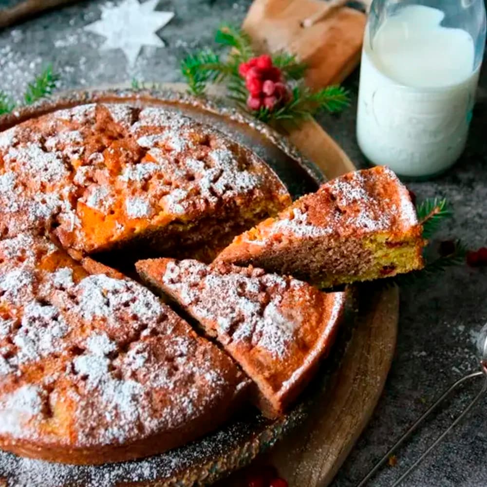 Tomtekaka – saffran och pepparkaka med lingon
