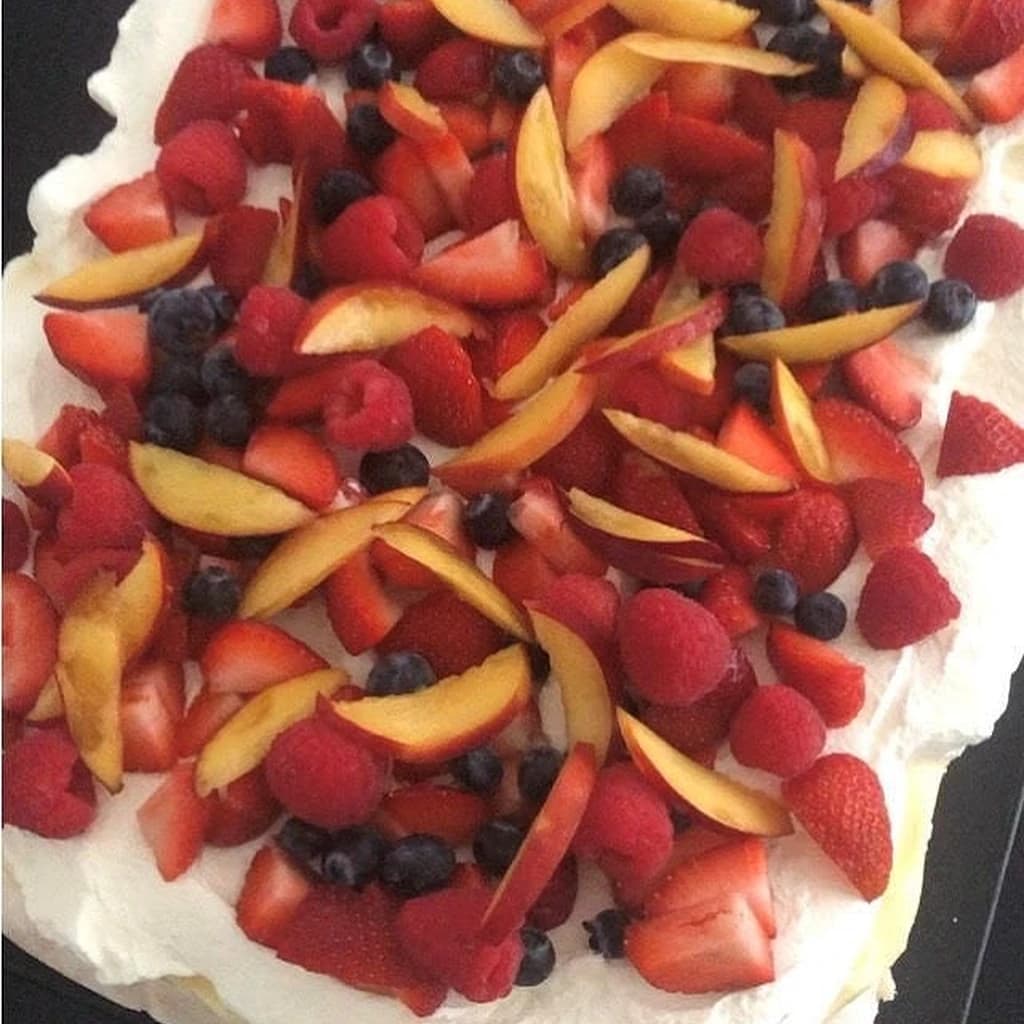 Pavlova med vaniljkräm