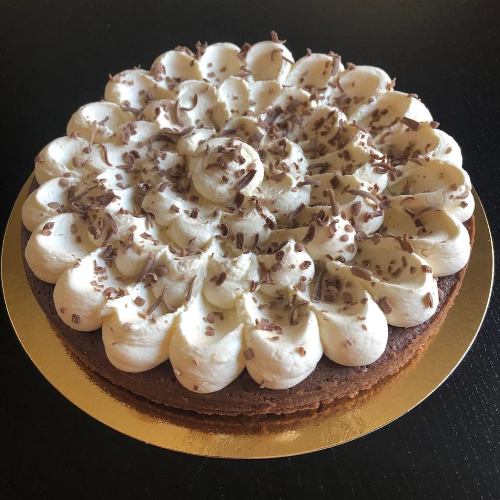 Dumlekladdkaka med mascarponegrädde