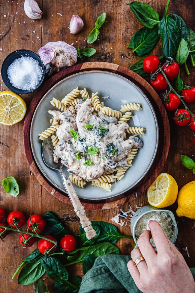 Kycklingpasta med soltorkade tomater