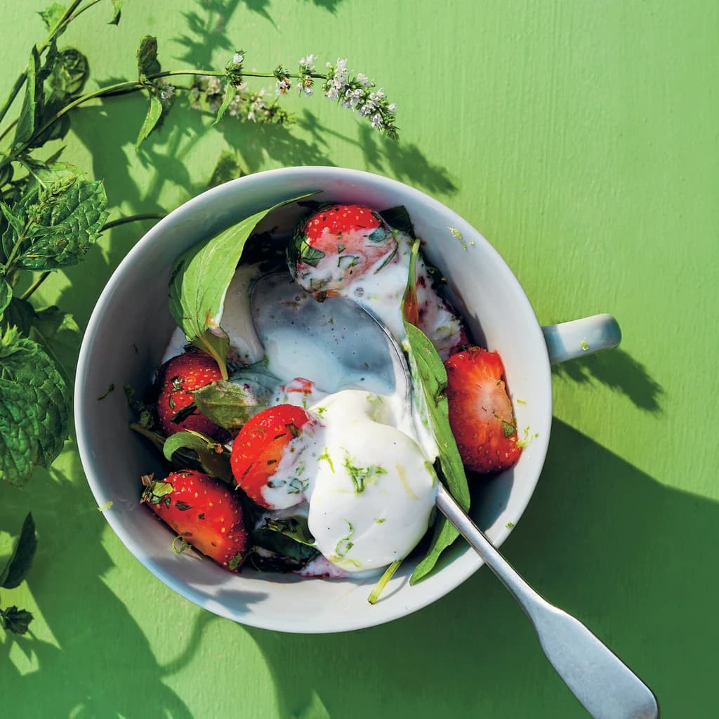 Rörda gubbar med lime, thaibasilika och farinsocker