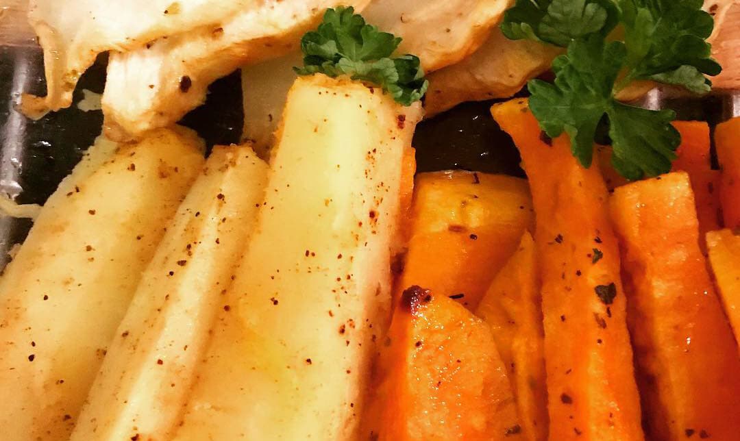 Kanel och apelsinglaserad palsternacka