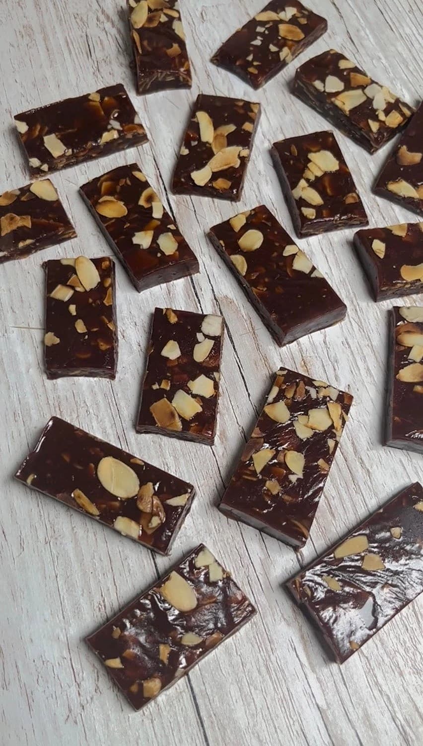 Chokladkolor med rostad mandel