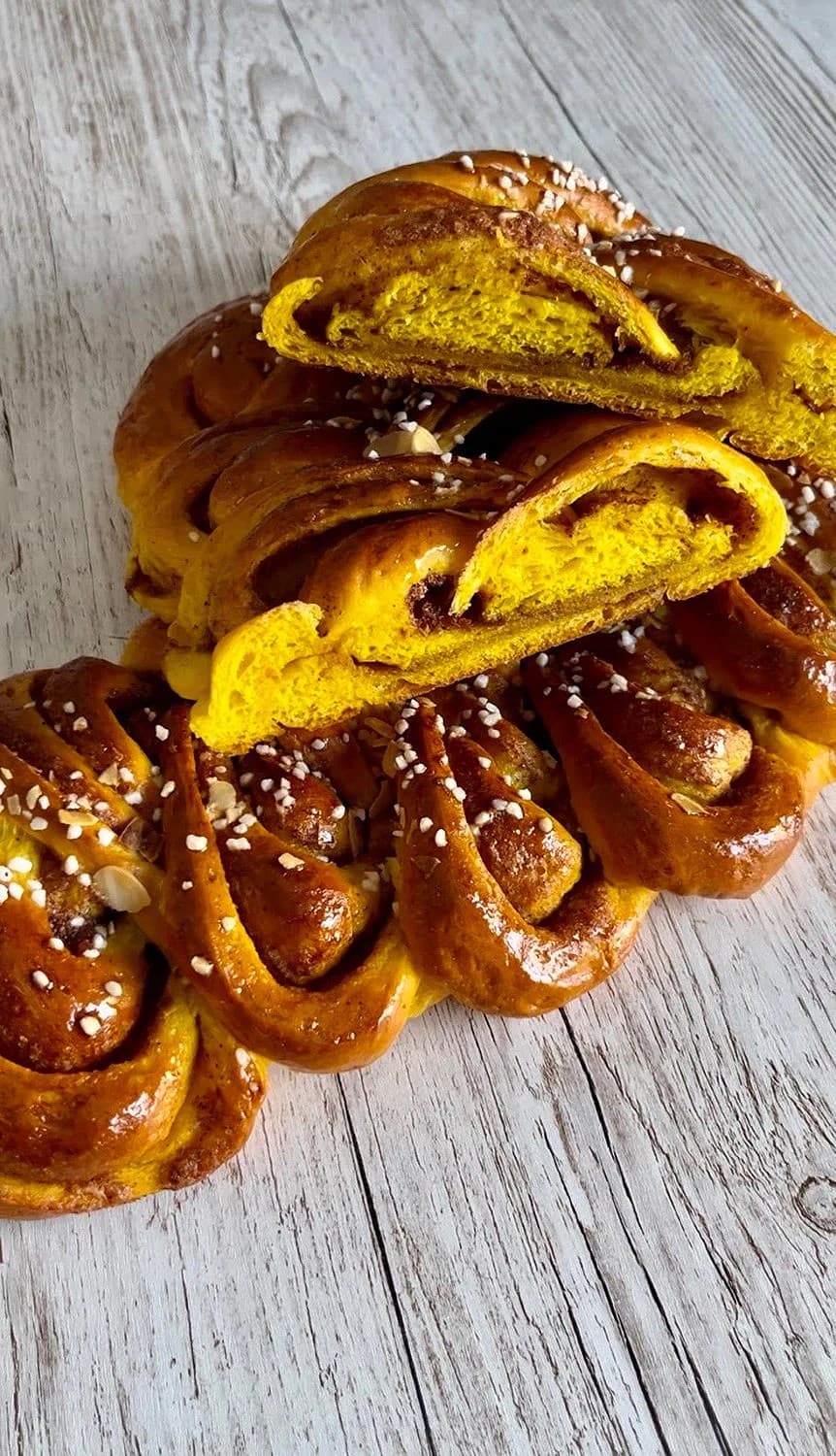 Saffranslängd med kanelsmör