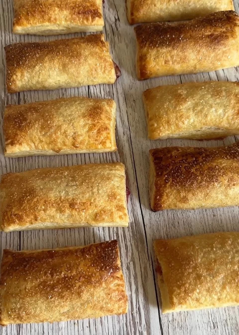 Donkenpajer med vaniljkräm och hallon