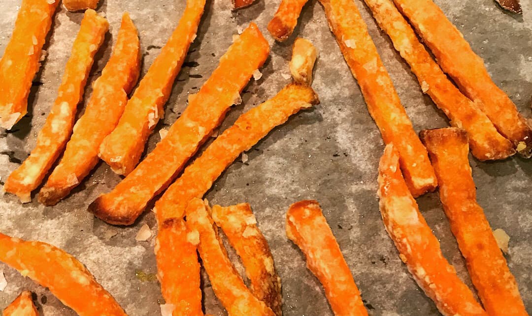 Krispiga sötpotatis pommes frites