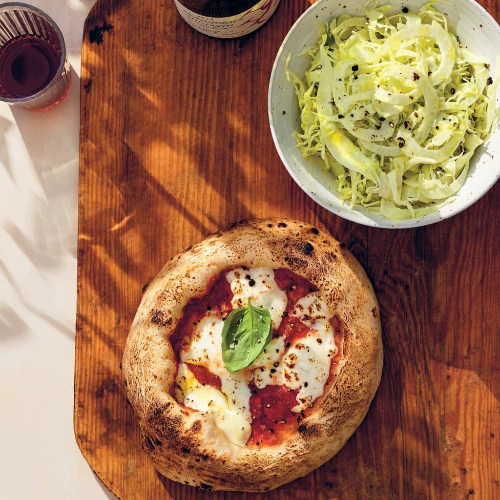 Pizza – baka ut, grädda och toppa