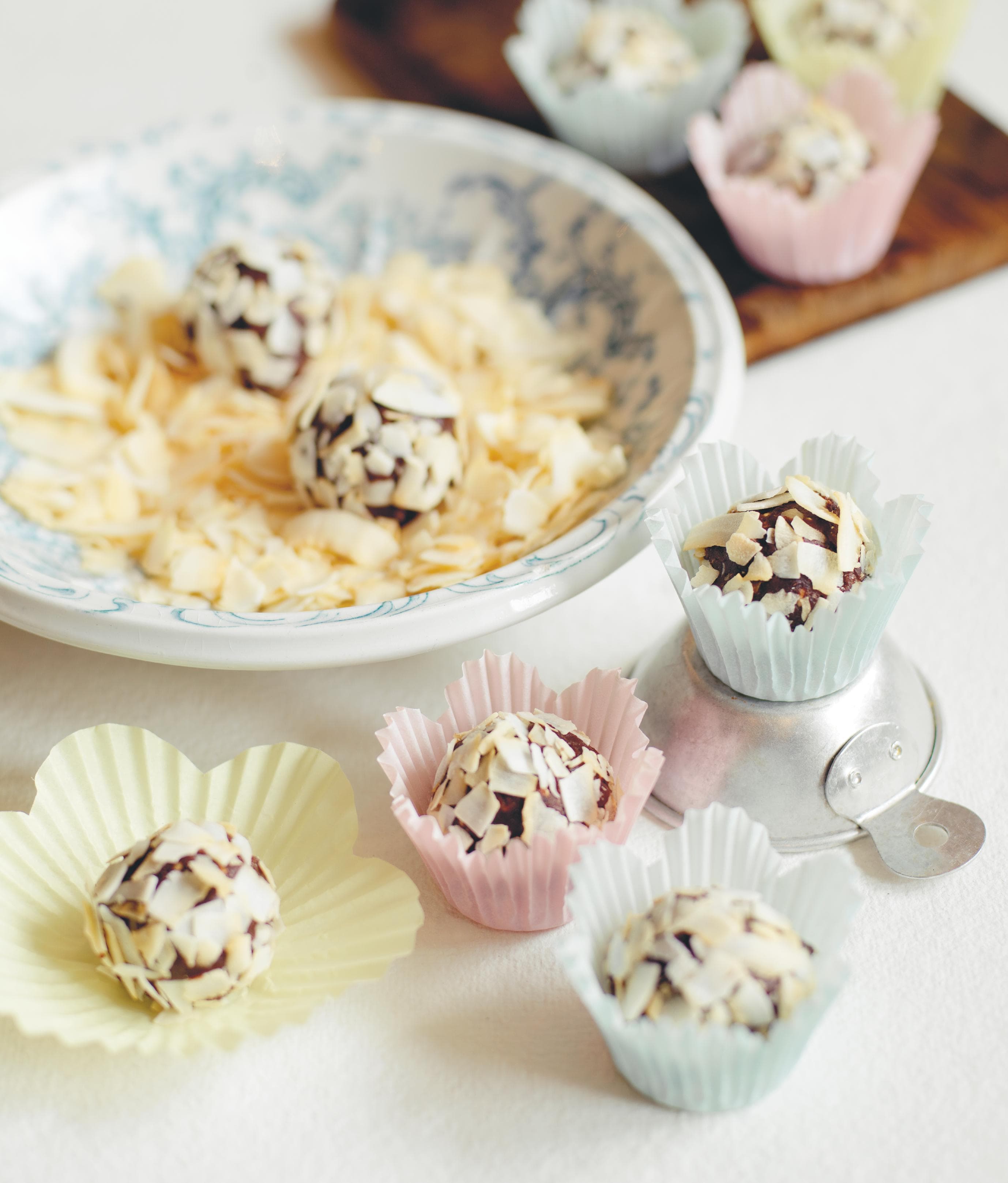 Cashewnötsbollar med mörk choklad & kaffe