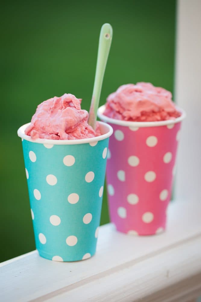 Frozen yogurt med hallon
