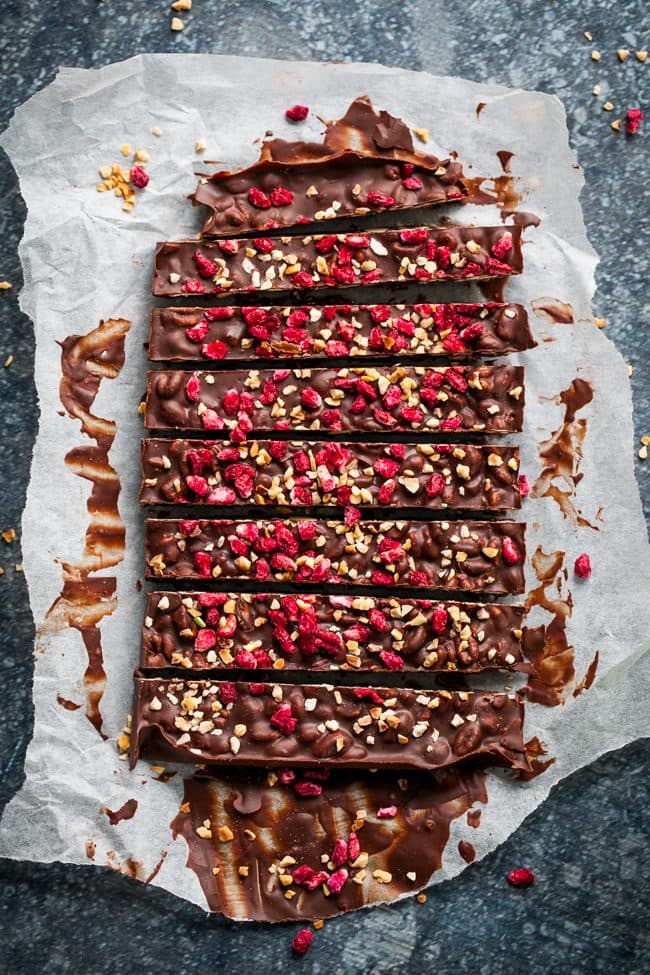 Nyttiga rocky road på mörk choklad