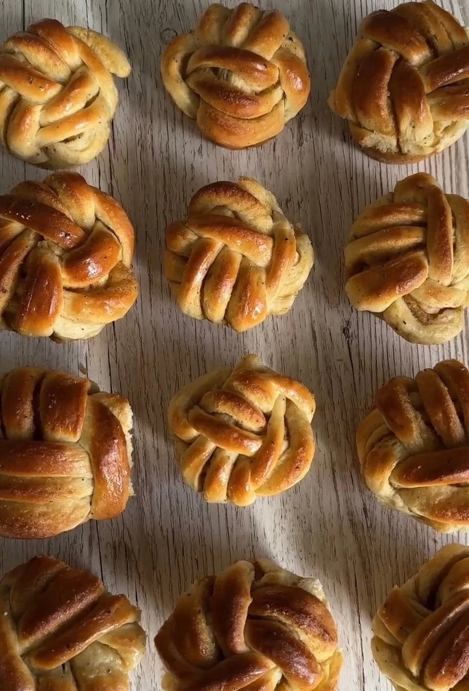 Kardemummabullar i muffinsplåt