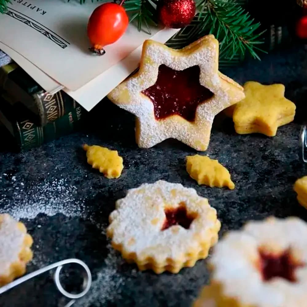 Linzer kakor med saffran och sylt