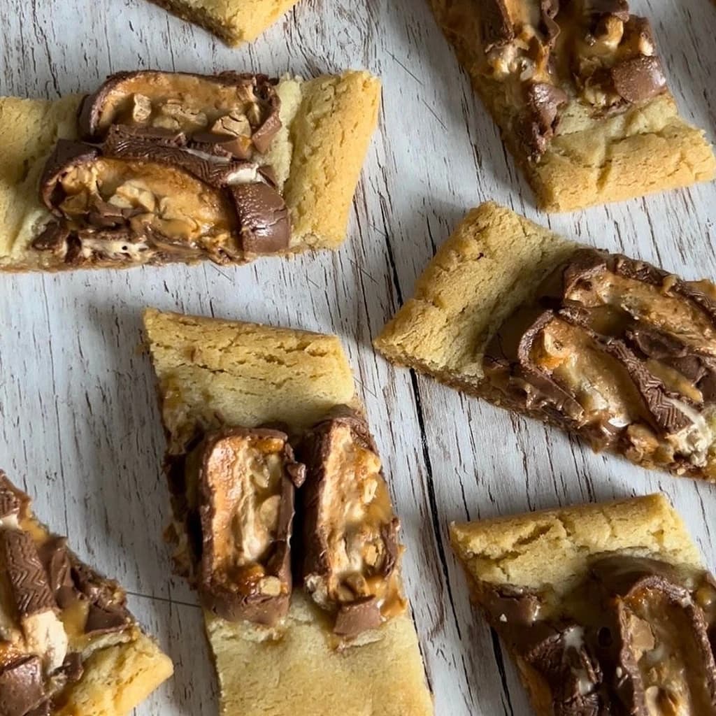 Snickerssnittar med jordnötssmör