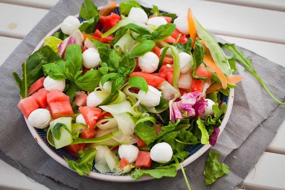 Sommarsallad med mozzarella och vattenmelon