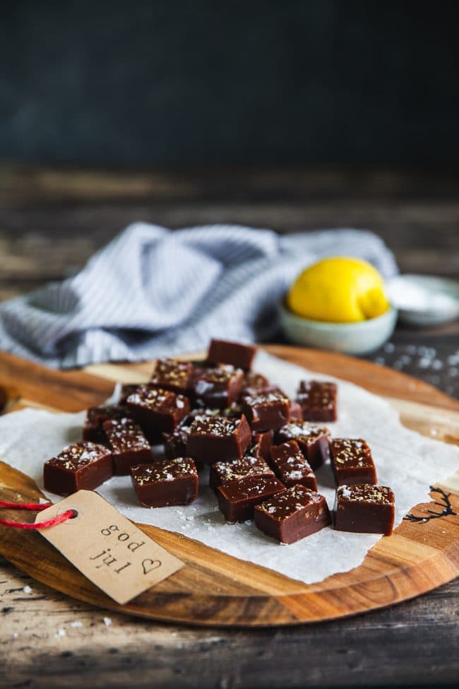 Lakritskola med citron och flingsalt