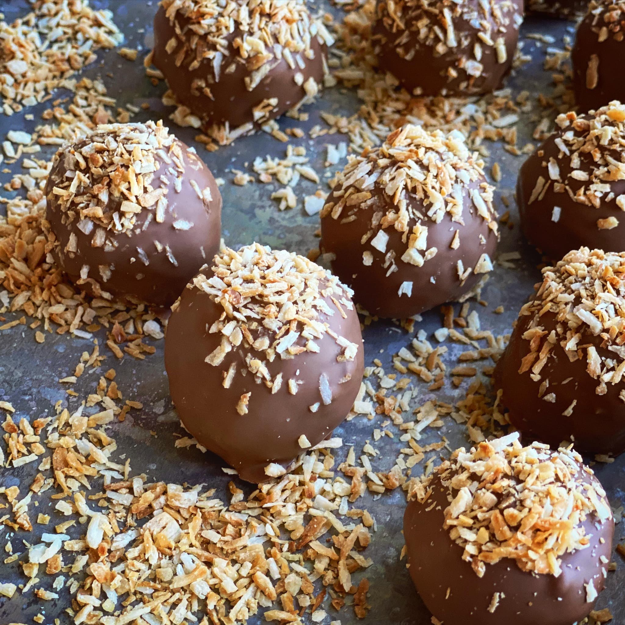 Lyxiga chokladbollar med mörk choklad