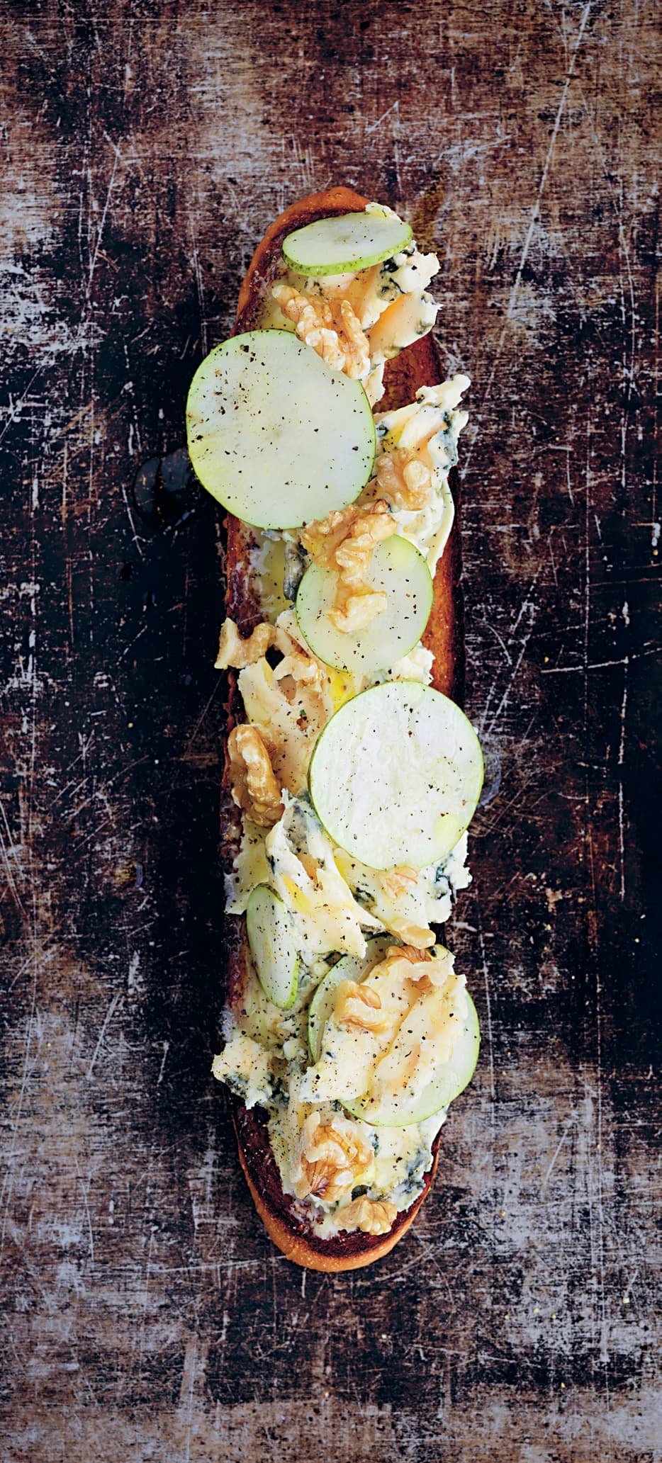 Baguette med blåmögelost och päron