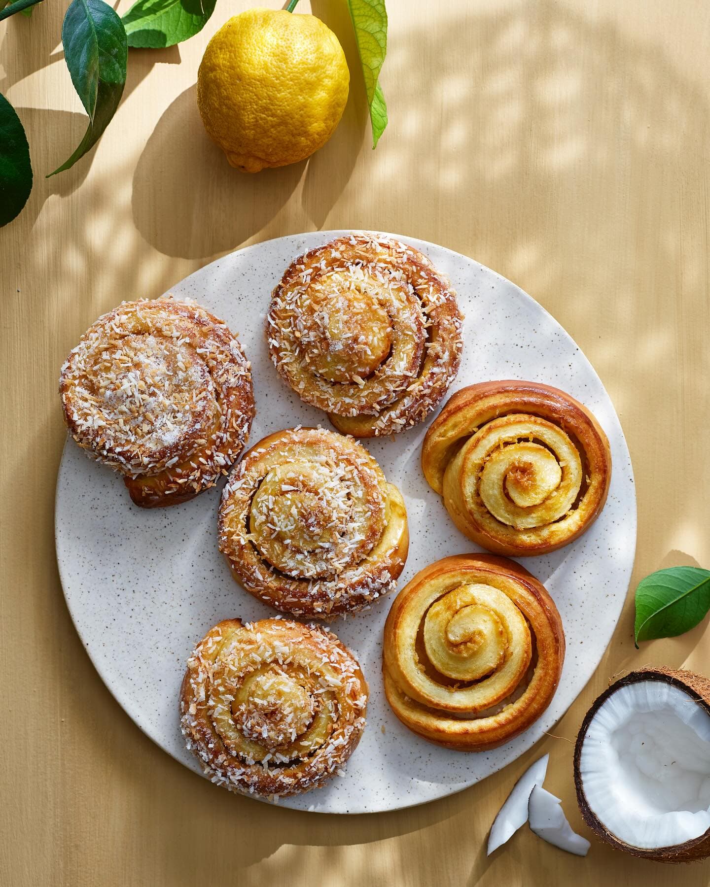 Briochesnäckor med citron och kokos