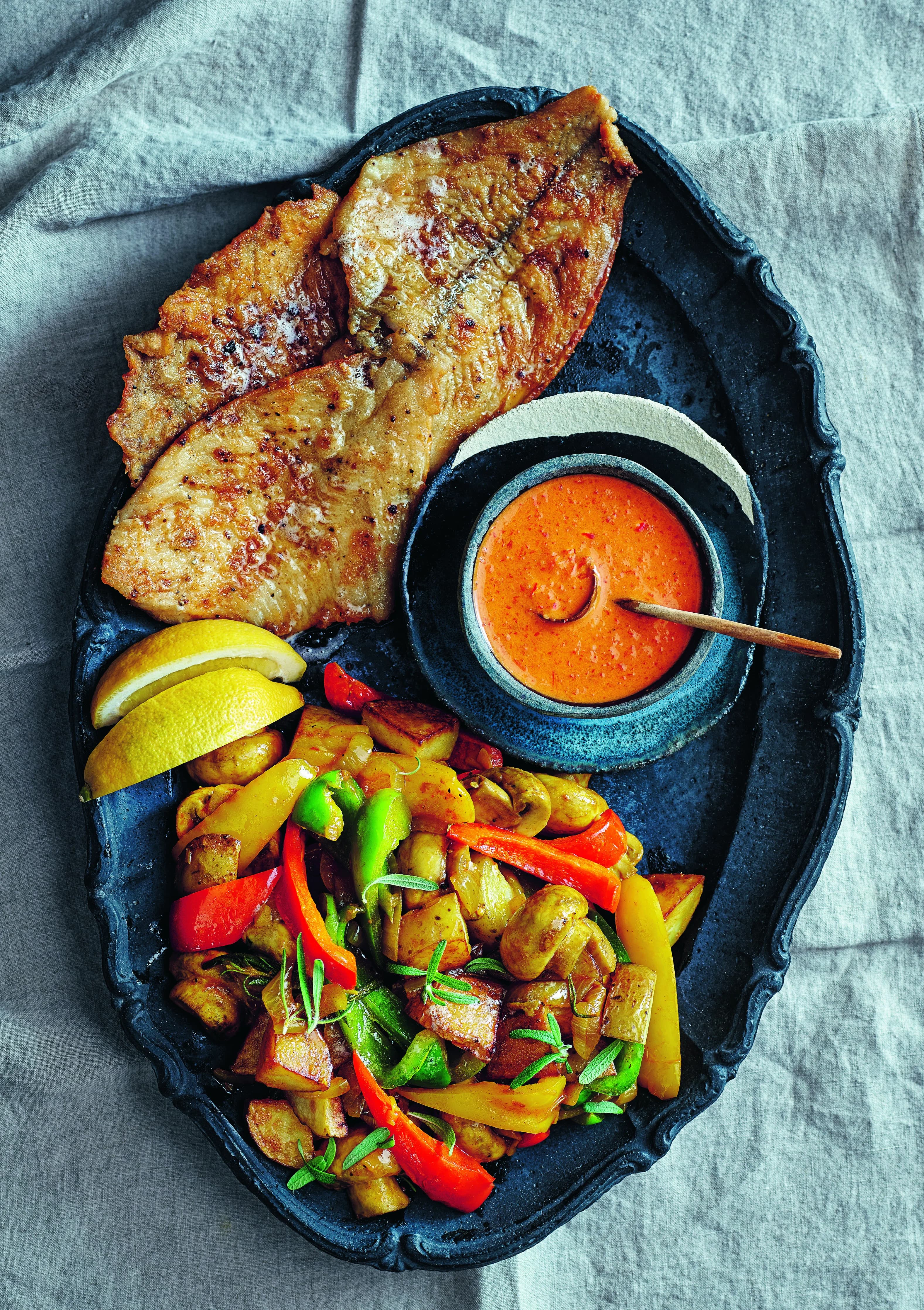 Fisk med grönsaker och paprikasås från Kongo