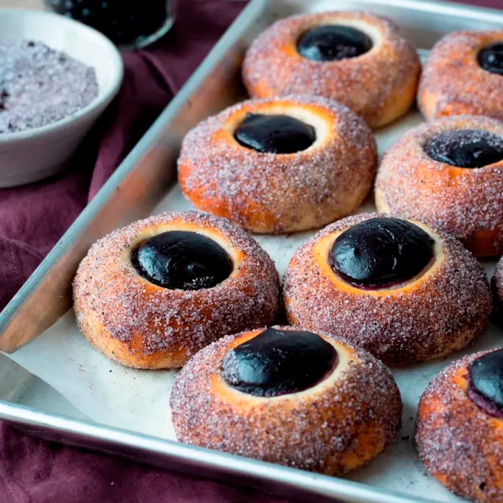 Solbullar med blåbärskräm