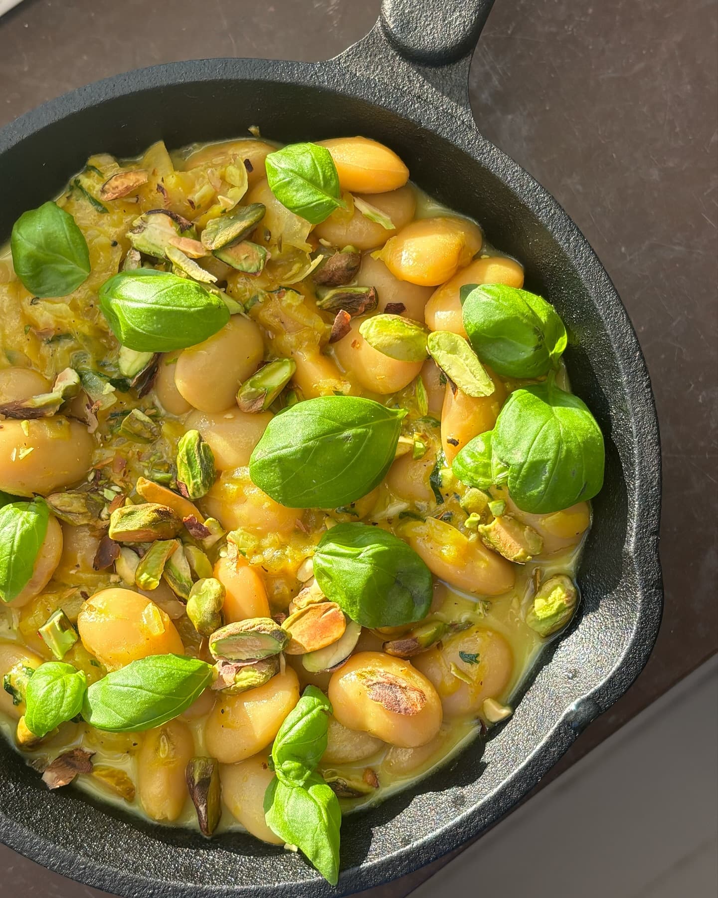 Pesto och parmesan butter beans