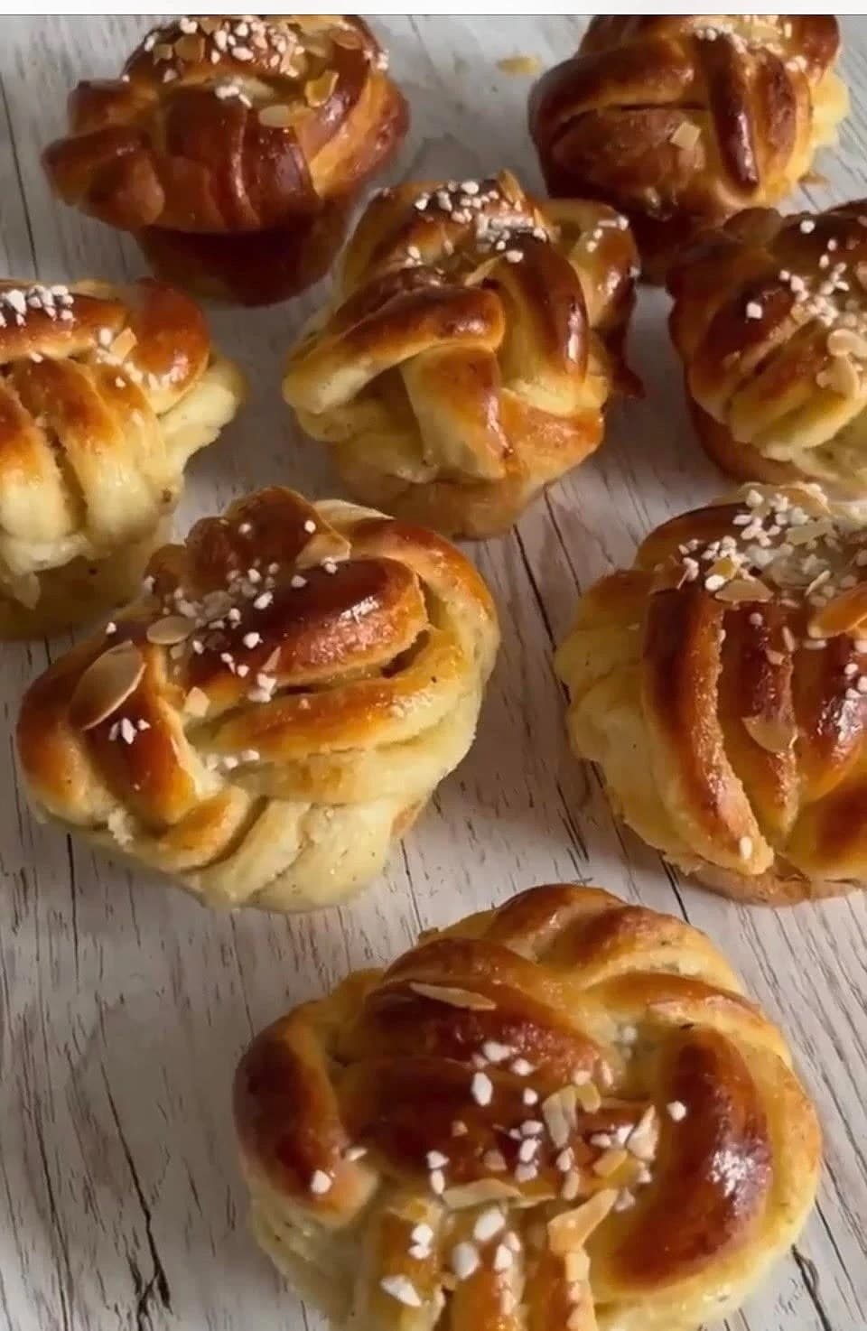 Vaniljbullar med mandelmassa