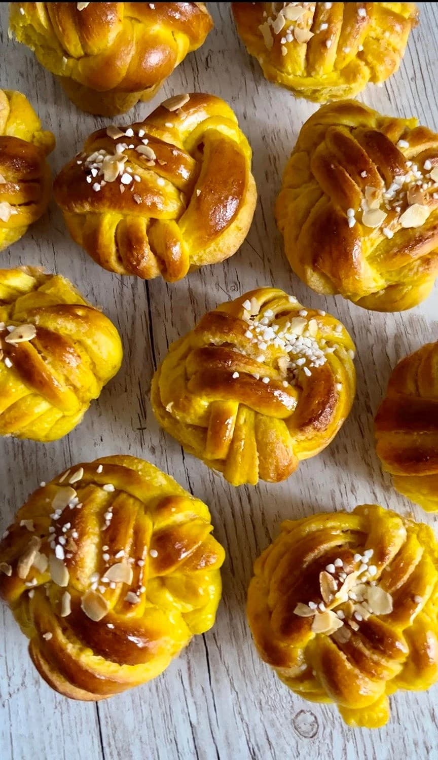Saffransbullar i muffinsform