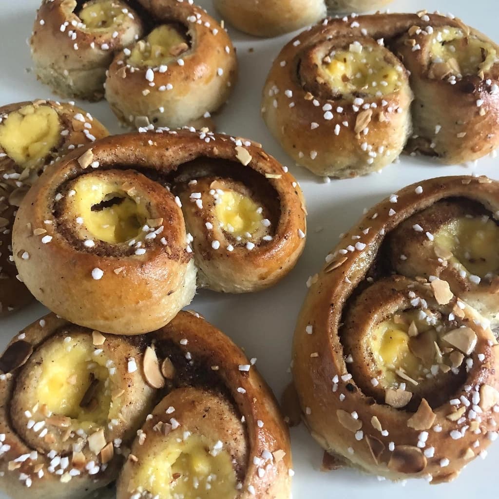 Dubbelsnäckormed vaniljkräm