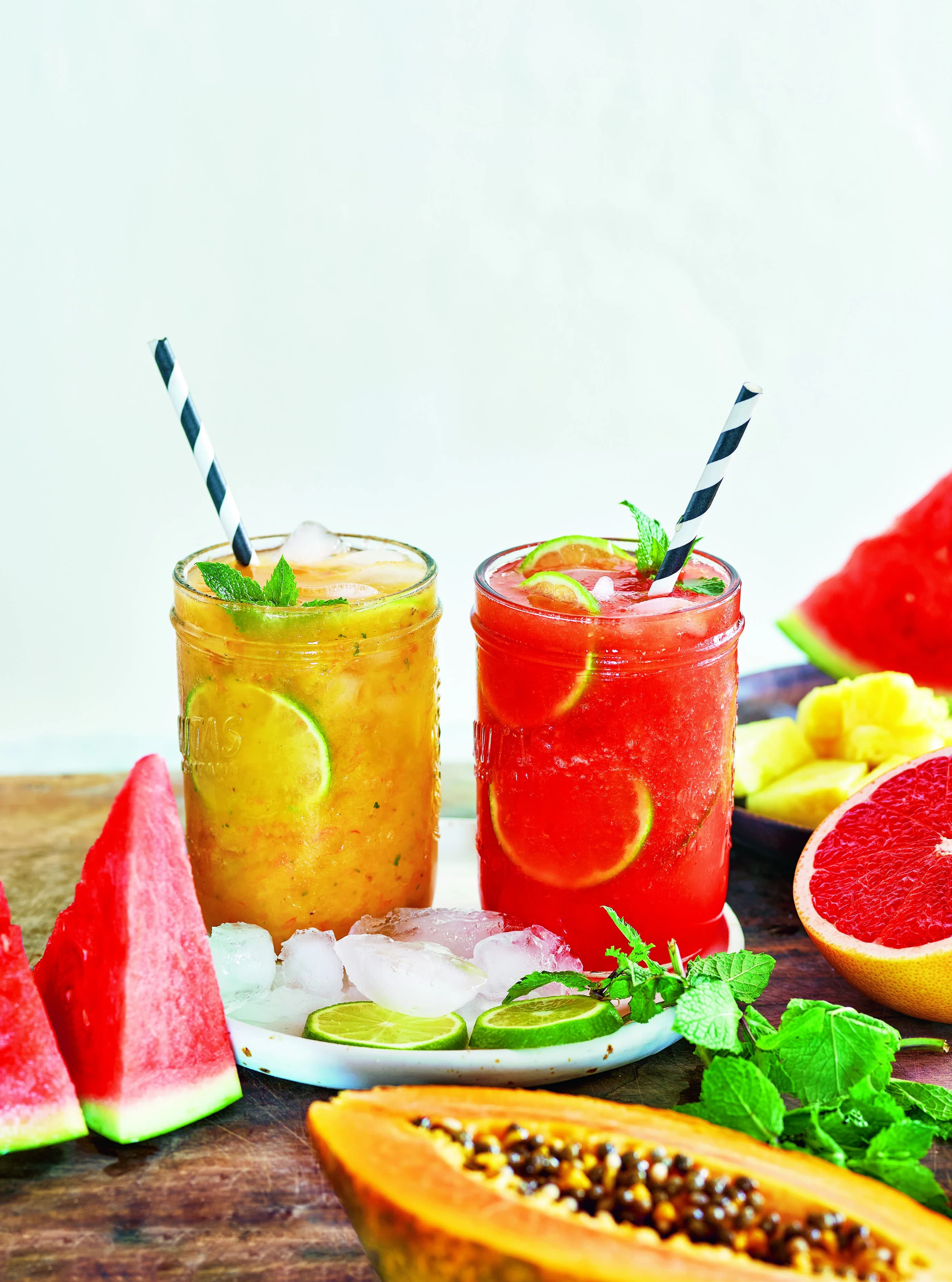 Juice på ananas och mango
