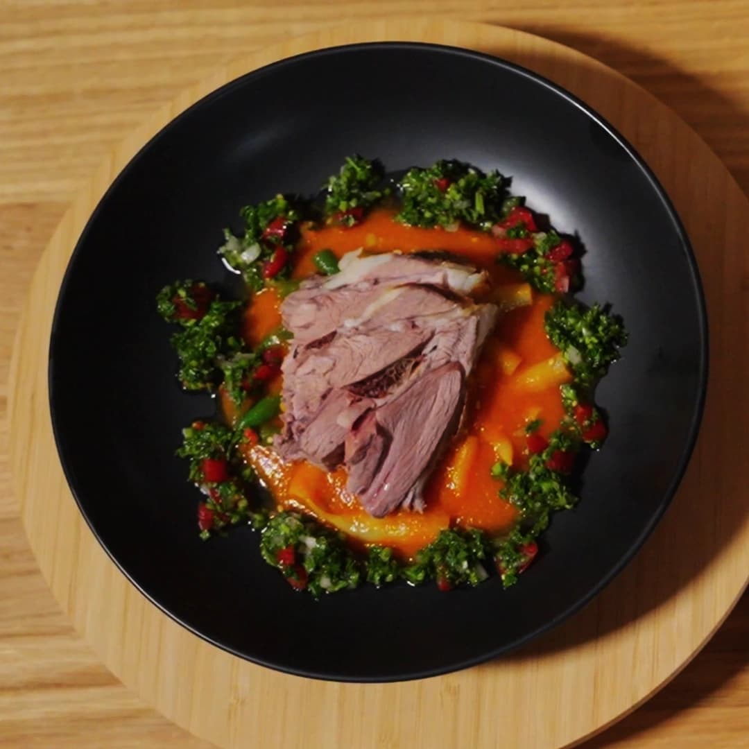 Lammstek med tabbouleh, potatis och pancetta