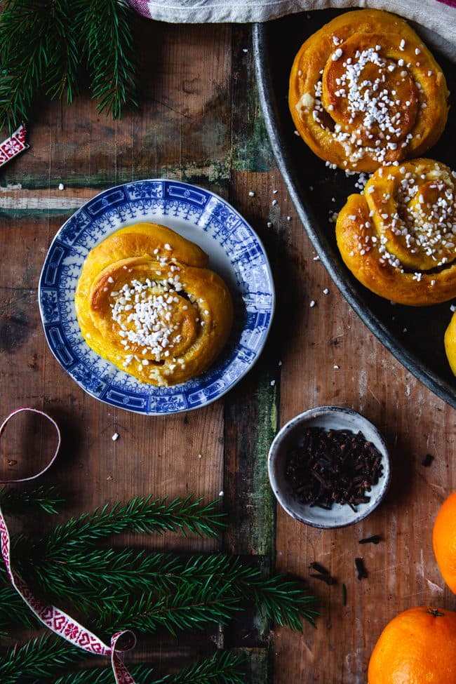 Saffransbröd med vit choklad