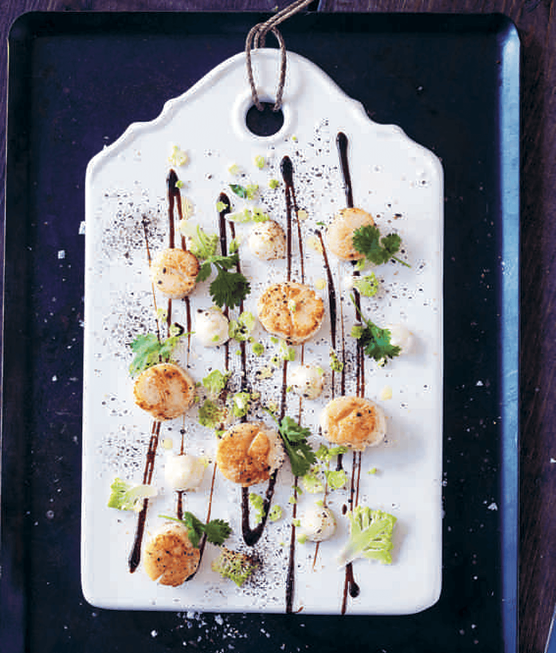 Pilgrimsmusslor med lakritsbalsamico och blomkålspuré