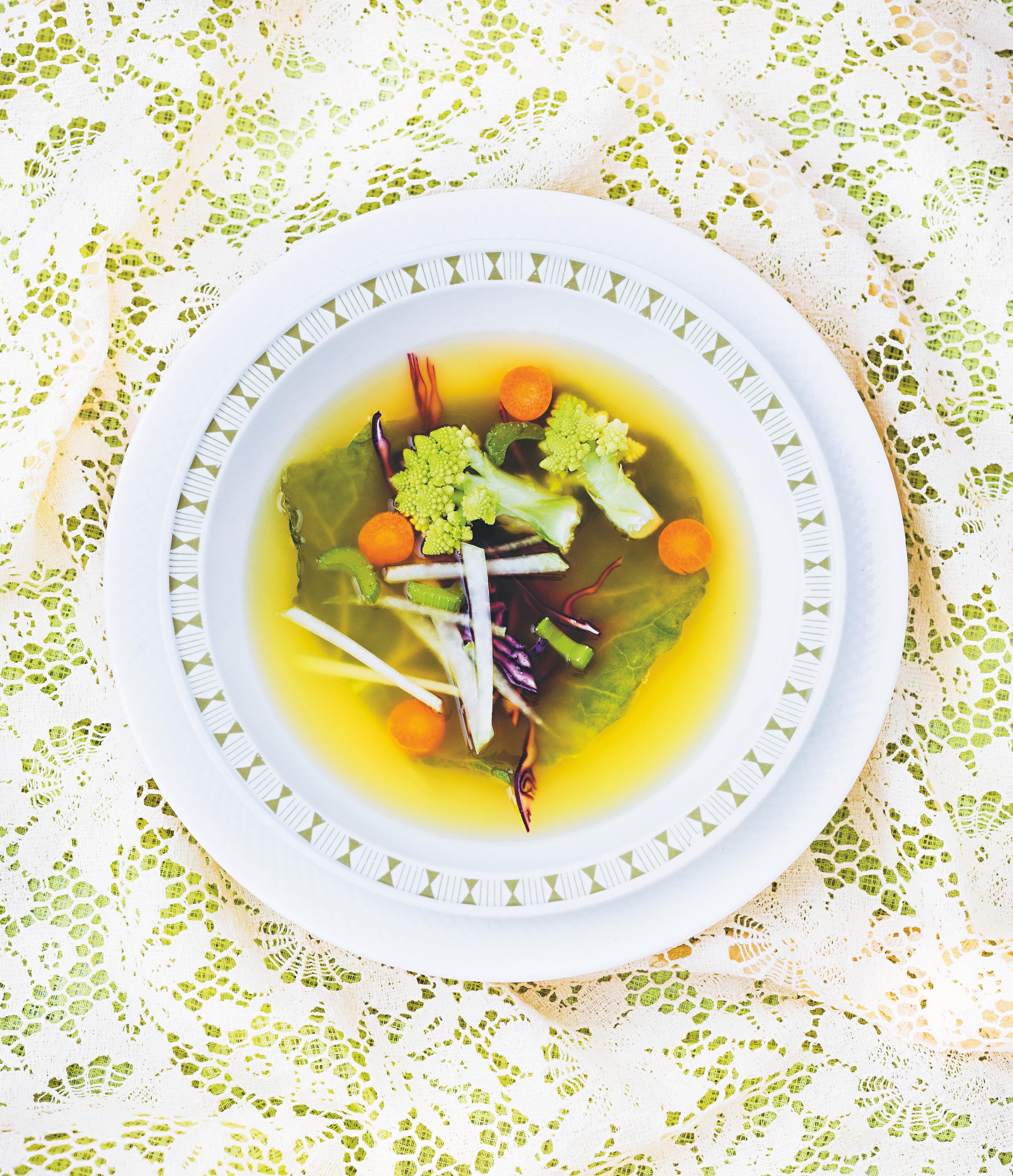 Minestrone med vin och kålblad