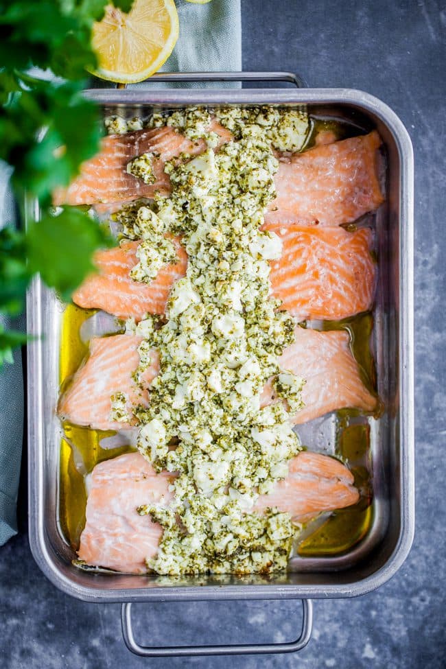Lax i ugn med fetaost och pesto