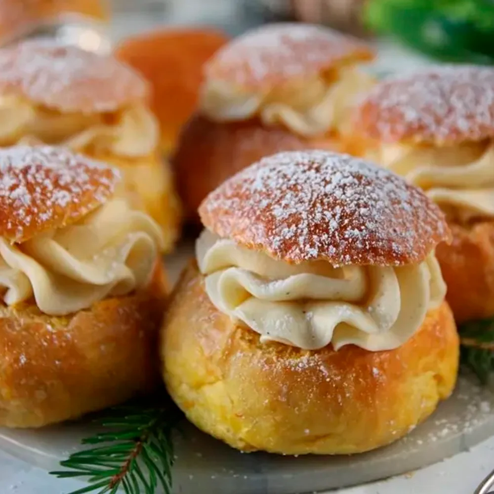 Luftiga saffransbullar med vaniljkräm