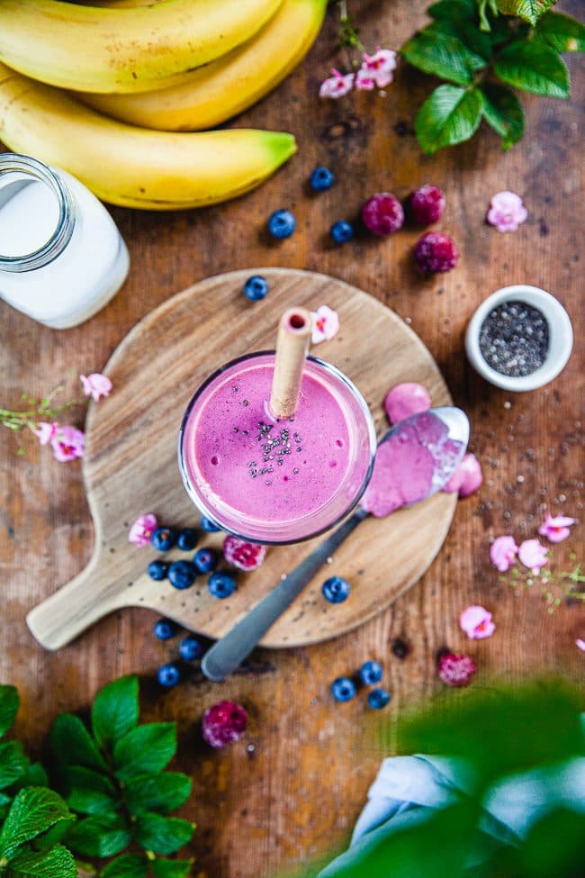 Smoothie med bär och banan