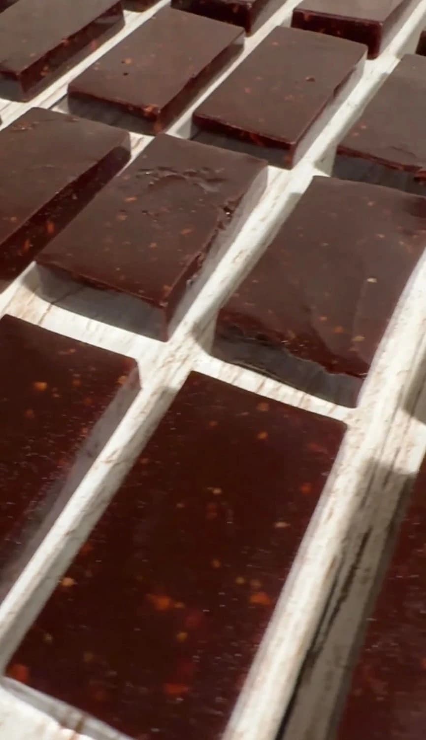 Chokladkolor med rostade hasselnötter
