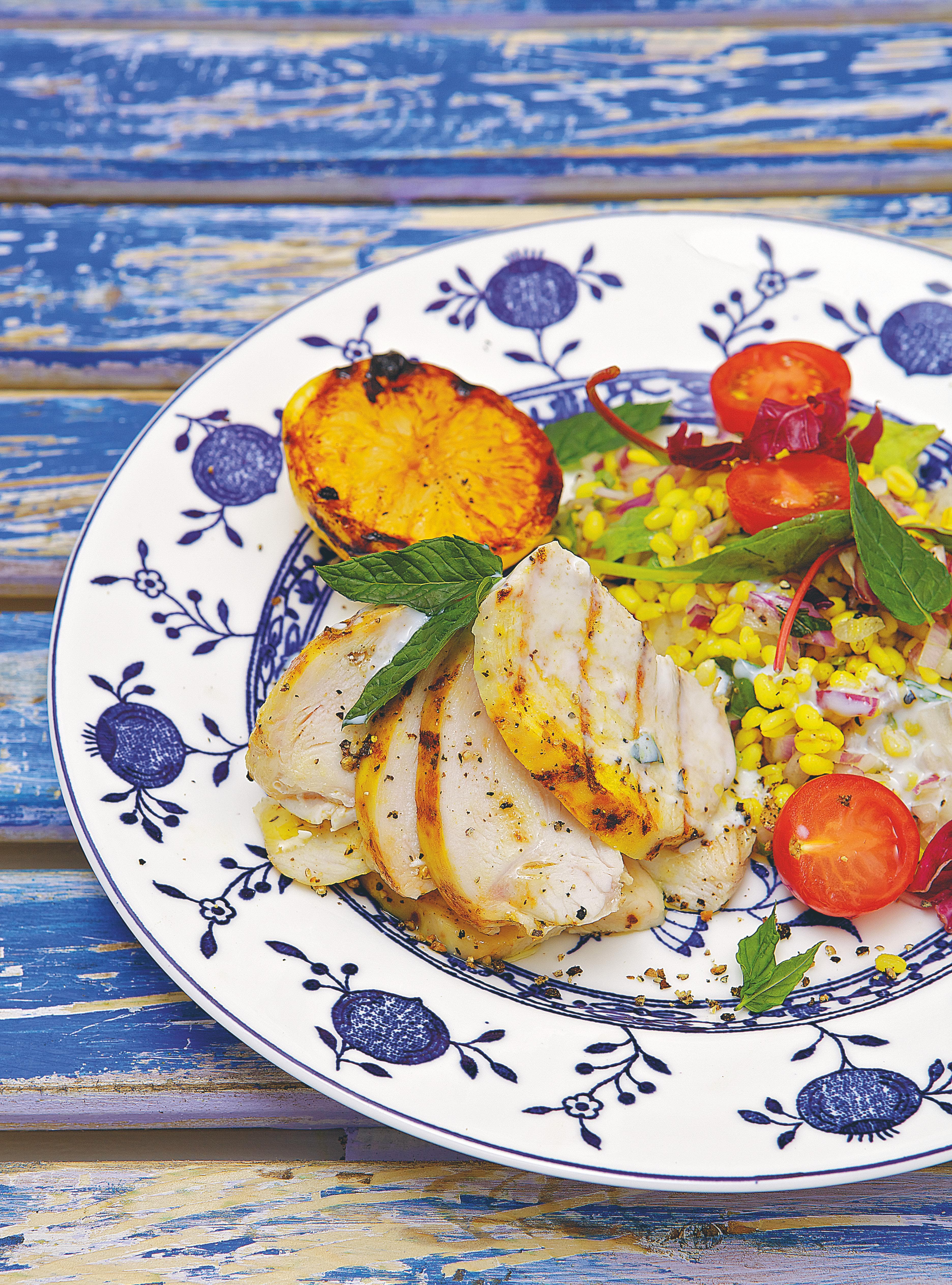 Kyckling med bulgur och myntayoghurt