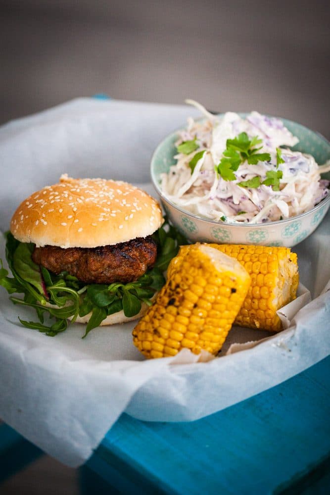 Mozzarellaburgare med coleslaw