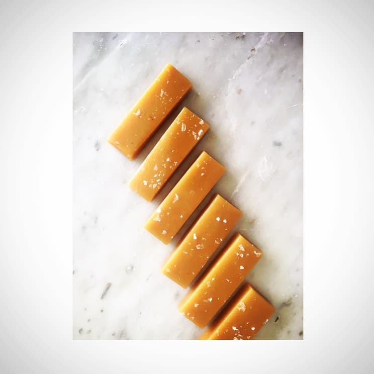Mango/citronkola med flingsalt