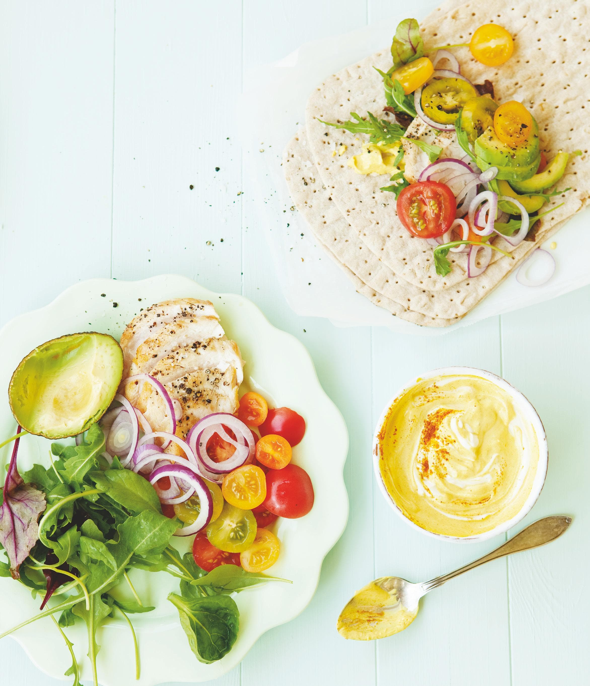 Wrap med kyckling, avokado och currymajonnäs