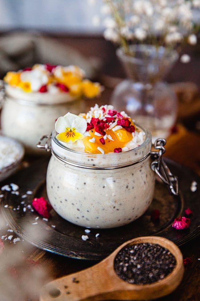 Overnight oats med mango och kokosmjölk
