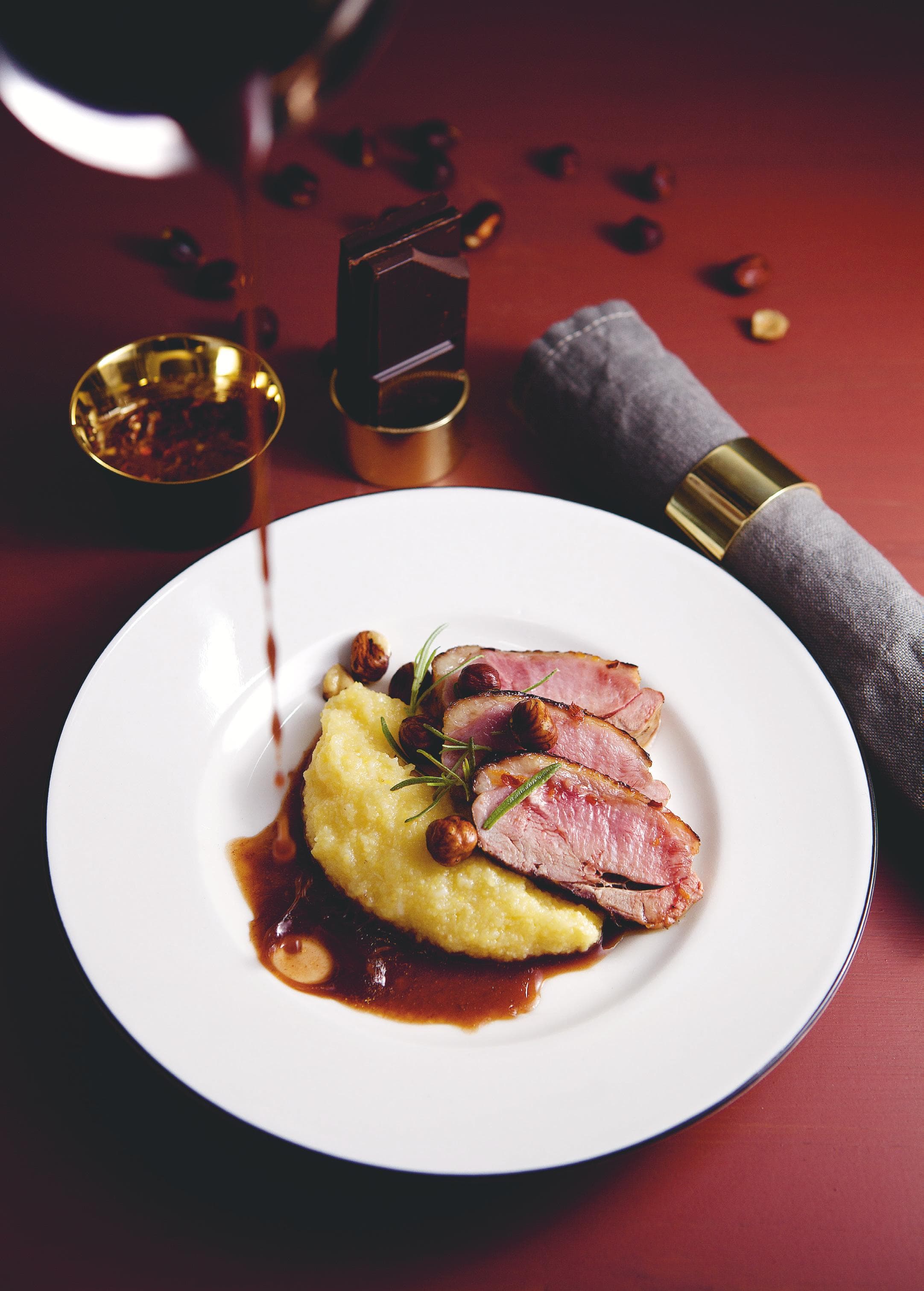 Apelsinglaserat ankbröst med polenta och chokladsås