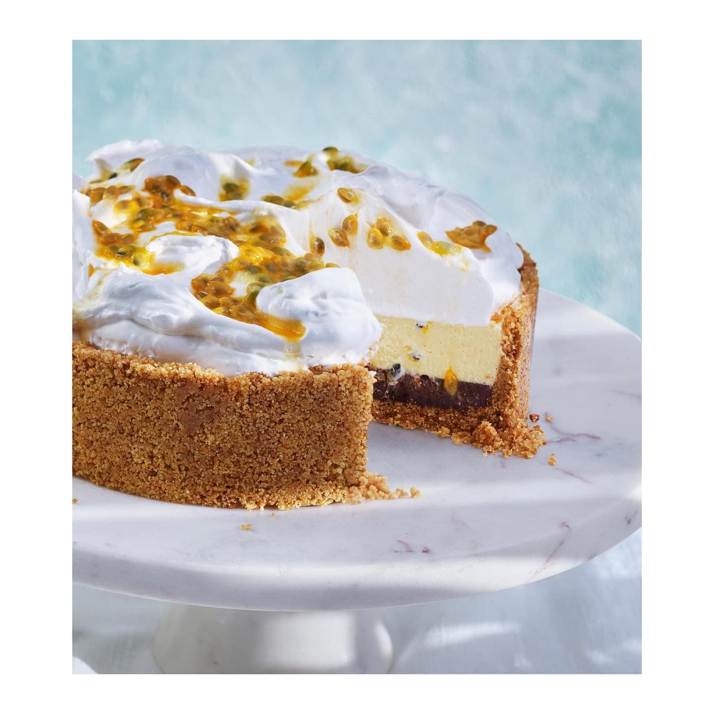 Tarte med passionsfrukt, choklad och maräng