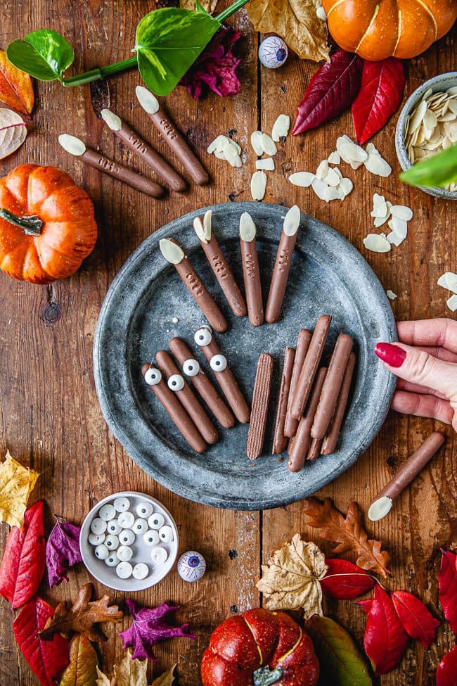 Chokladfingrar och monster till halloween