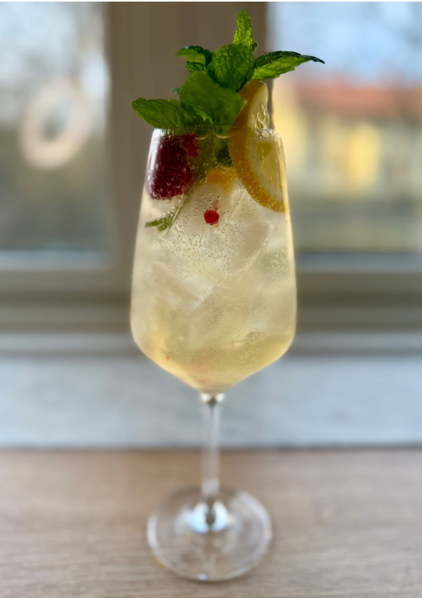 Limoncello sangria