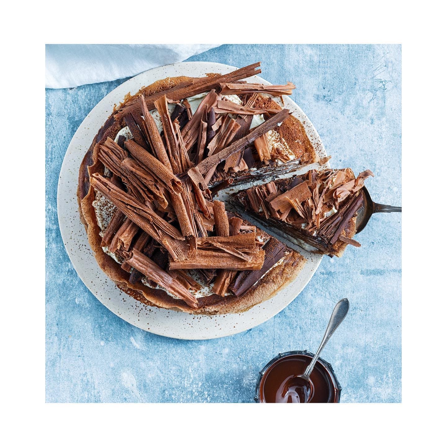 Crêpetårta med vispad mascarponepannacotta