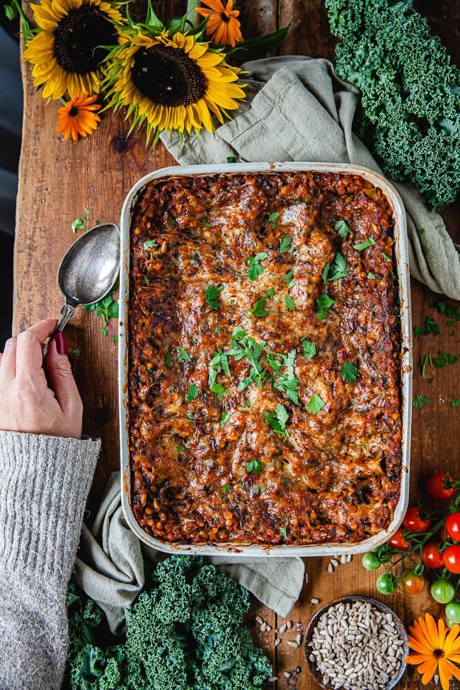 Vegetarisk lasagne med linser och solroskärnor